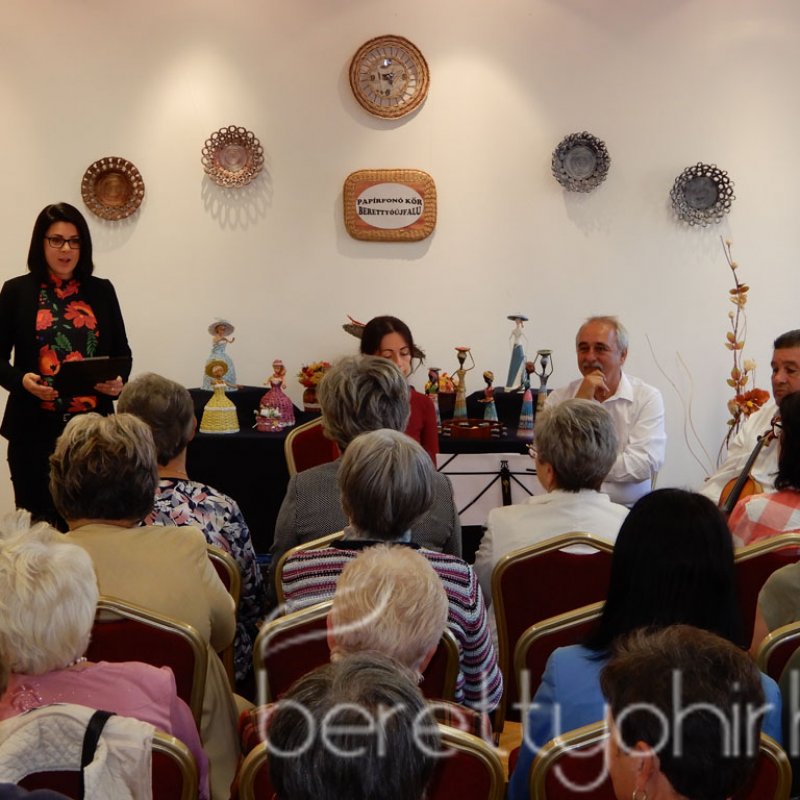 A berettyóújfalui papírfonó kör kiállítása 20